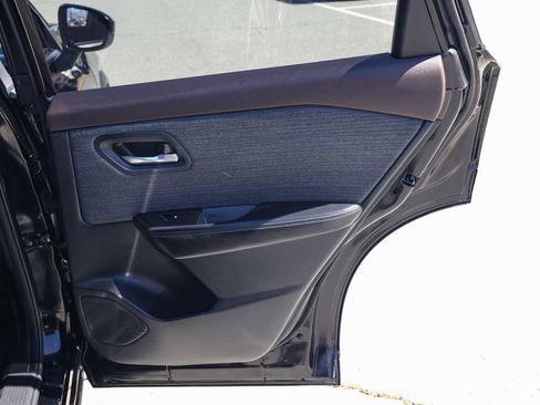 Used 2023 Nissan Rogue SV FWD image 19