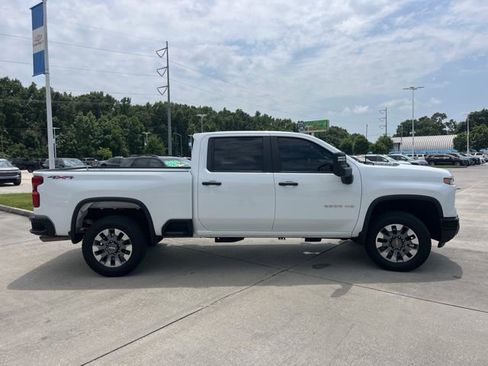 Used 2025 Chevrolet Silverado 2500 Custom AWD/4WD image 10