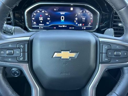 Used 2022 Chevrolet Silverado 1500 LT AWD/4WD image 30