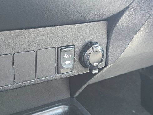 Used 2014 Toyota RAV4 XLE FWD image 28