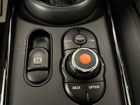 Used 2019 MINI Cooper Clubman S w/ Premium Package FWD image 21