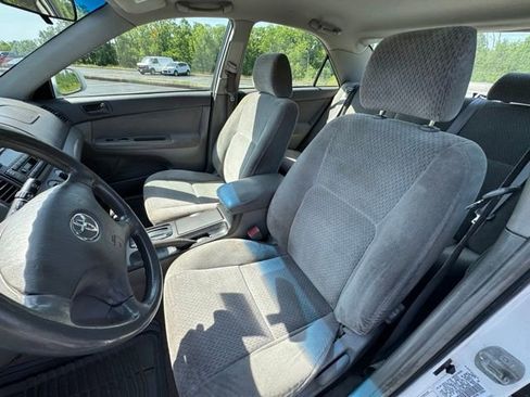 Used 2002 Toyota Camry LE FWD image 9
