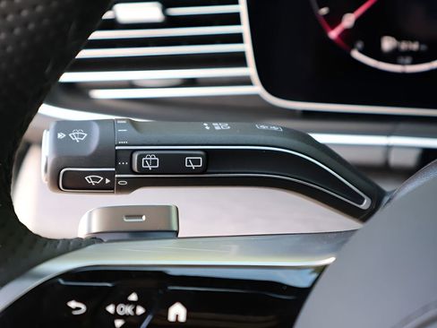 New 2026 Mercedes-Benz GLS 450 4MATIC image 35