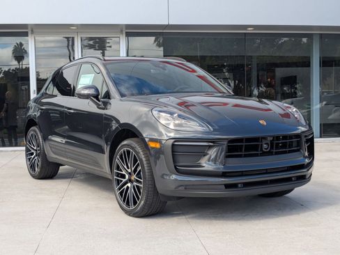 New 2026 Porsche Macan image 7