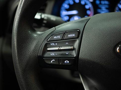 Used 2020 Hyundai Elantra SE FWD image 23