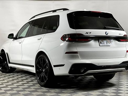 Used 2025 BMW X7 xDrive40i w/ Executive Package image 13
