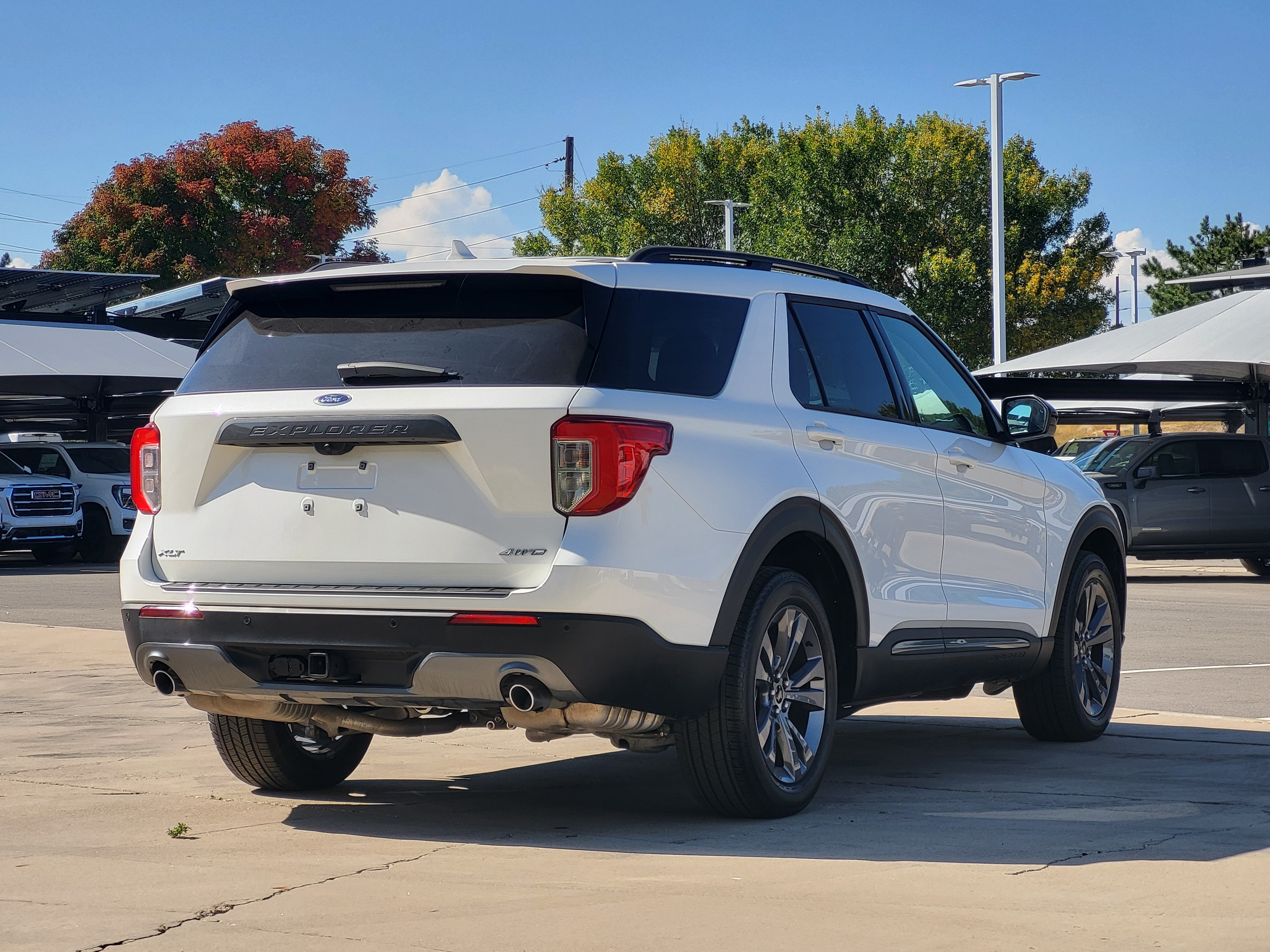 Used 2024 Ford Explorer XLT w/ Equipment Group 202A AWD/4WD image 5
