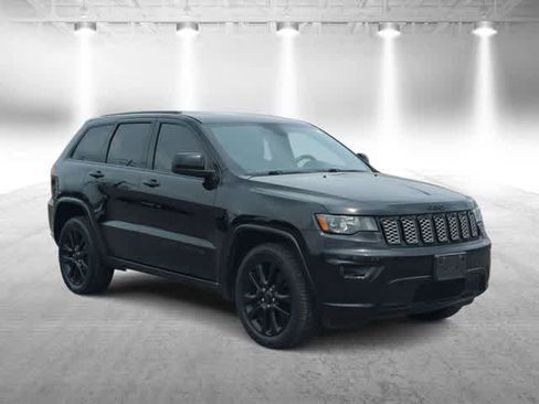 Used 2019 Jeep Grand Cherokee Altitude AWD/4WD image 2