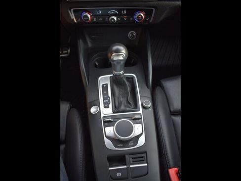 Used 2018 Audi A3 e-tron Premium Plus w/ Technology Package FWD image 12