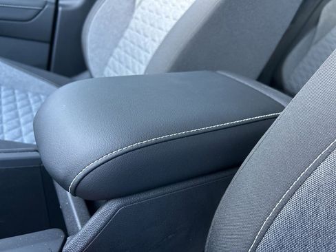 Used 2025 Volkswagen Tiguan S image 36