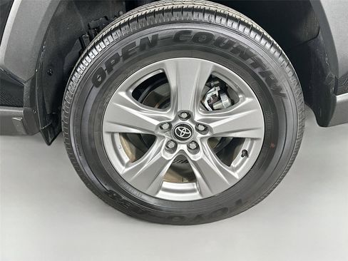 Certified 2025 Toyota RAV4 XLE image 28