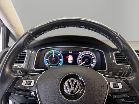 Used 2019 Volkswagen e-Golf SEL Premium FWD image 17