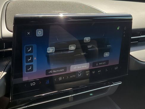 Used 2024 Lincoln Nautilus Reserve w/ Equipment Group 202A image 22