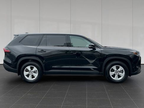 Used 2026 Toyota Grand Highlander LE image 6