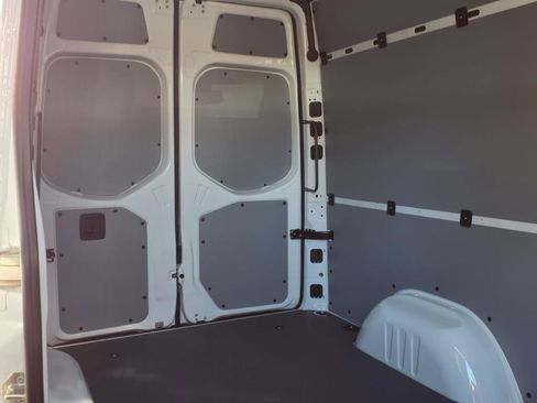 Used 2025 Mercedes-Benz Sprinter 2500 image 20