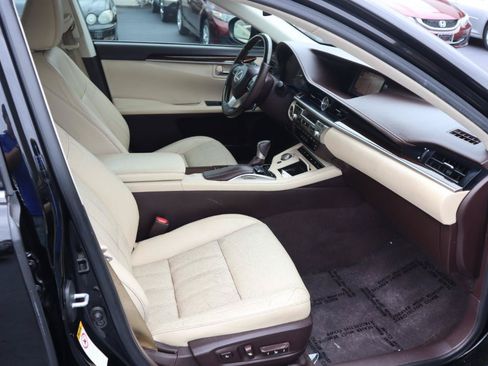 Used 2016 Lexus ES 350 w/ Luxury Package w/Wood Trim FWD image 9