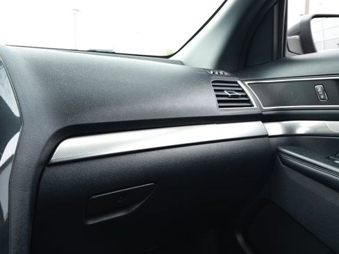 Used 2019 Ford Explorer XLT w/ Equipment Group 202A FWD image 23