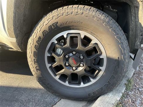 Used 2025 Toyota Tacoma TRD Off-Road image 7
