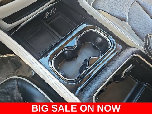 Used 2023 Chrysler Pacifica Limited FWD image 26