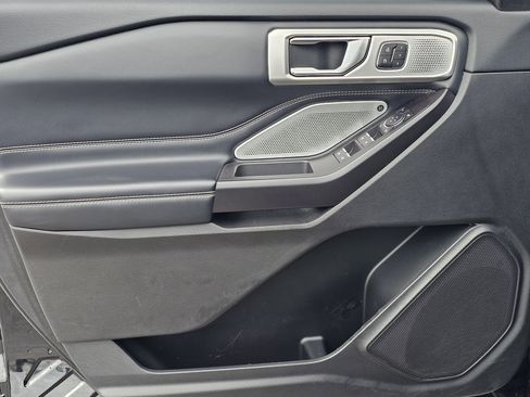 Used 2020 Ford Explorer ST w/ Premium Technology Package image 15