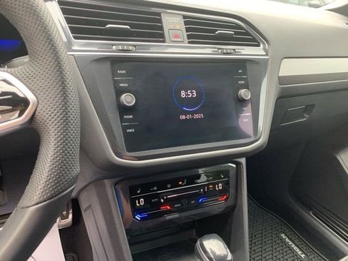 Used 2022 Volkswagen Tiguan SE R-Line image 37