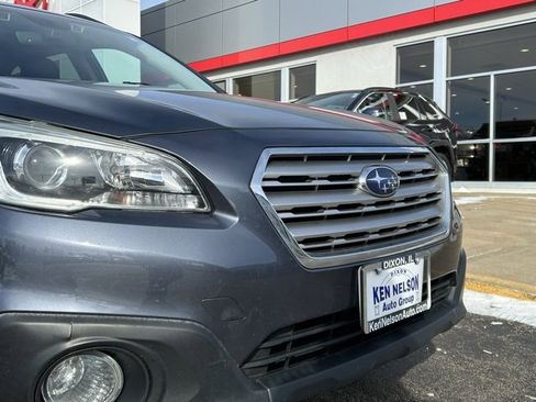 Used 2017 Subaru Outback 2.5i Premium image 6
