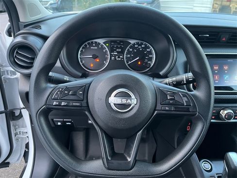 Used 2024 Nissan Kicks S image 21