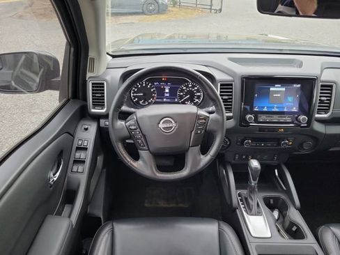 Used 2023 Nissan Frontier SV w/ SV Premium Package image 25