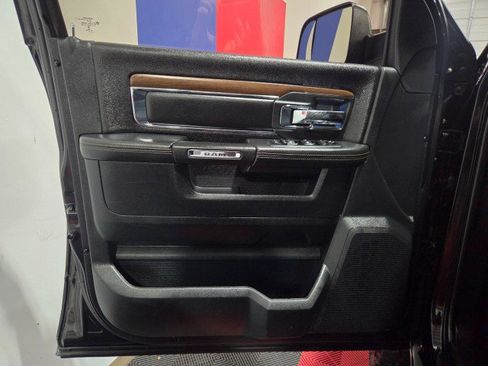 Used 2015 RAM 2500 Laramie w/ Black Appearance Group image 29