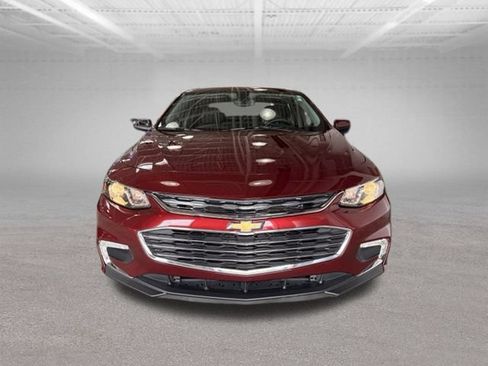 Used 2016 Chevrolet Malibu LT FWD image 2