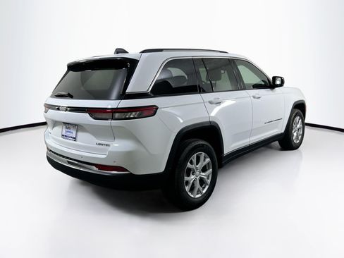 Used 2023 Jeep Grand Cherokee Limited AWD/4WD image 5