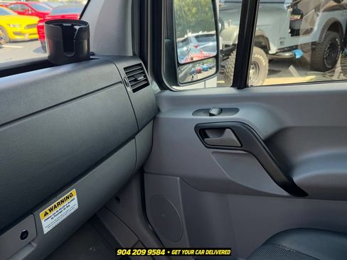 Used 2018 Mercedes-Benz Sprinter 2500 image 17
