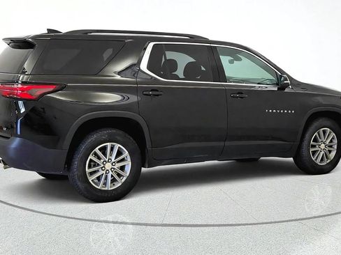 Used 2023 Chevrolet Traverse LT FWD image 8