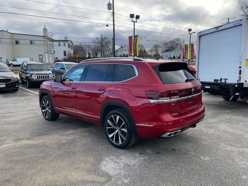 Used 2024 Volkswagen Atlas SEL Premium R-Line image 8