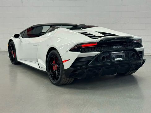 Used 2020 Lamborghini Huracan EVO image 9