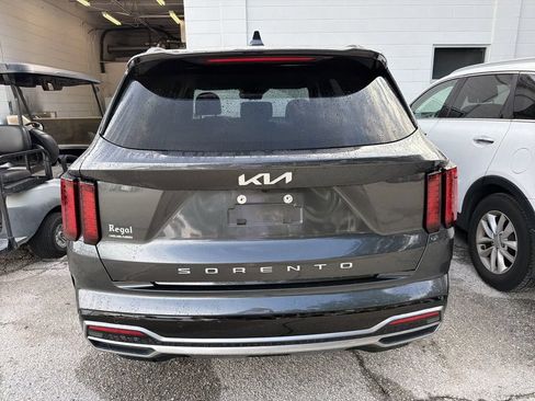 Certified 2022 Kia Sorento S FWD image 6