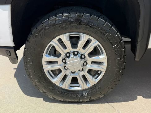 Used 2022 GMC Sierra 2500 Denali AWD/4WD image 15