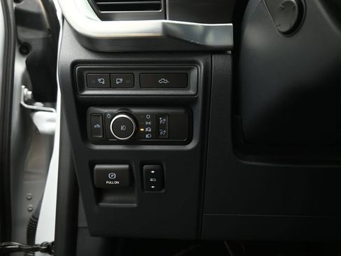 Used 2022 Ford F150 Lariat w/ Equipment Group 502A High AWD/4WD image 9