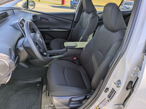 Used 2019 Toyota Prius AWD image 7