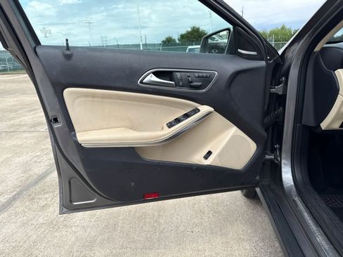 Used 2015 Mercedes-Benz GLA 250 4MATIC image 17