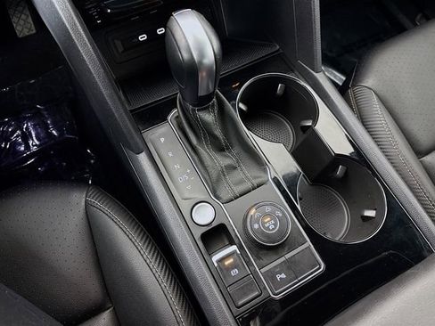 Used 2023 Volkswagen Atlas Cross Sport SE w/ Black Wheel Package image 18