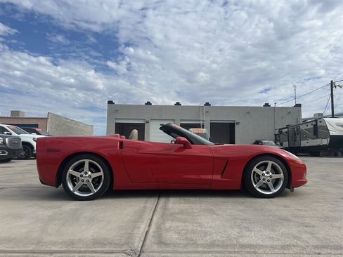 Used 2005 Chevrolet Corvette Convertible w/ Preferred Equipment Group RWD image 8