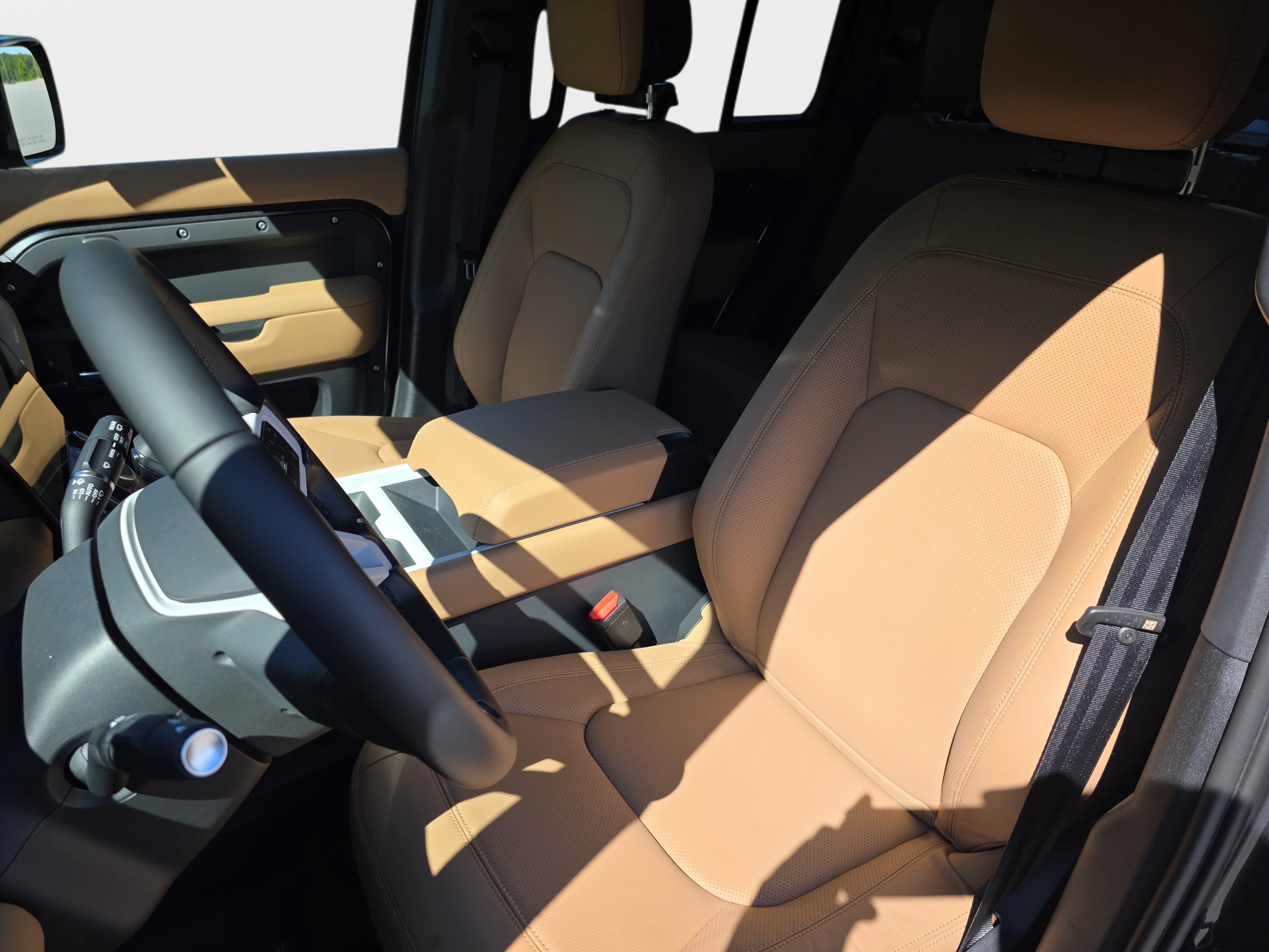New 2026 Land Rover Defender 110 X-Dynamic SE AWD/4WD image 14
