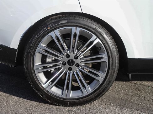 New 2026 Land Rover Range Rover SE image 10