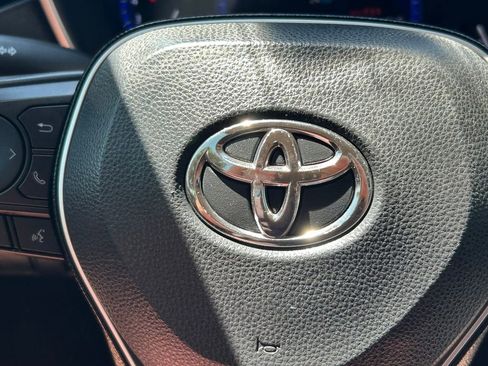 Used 2020 Toyota Corolla XLE FWD image 35
