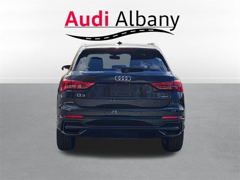 Used 2022 Audi Q3 2.0T Premium Plus w/ Premium Plus Package image 5
