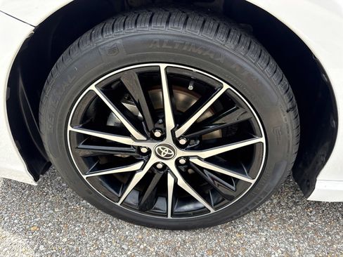 Used 2024 Toyota Camry SE FWD image 10