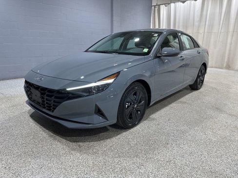 Used 2021 Hyundai Elantra SEL image 5