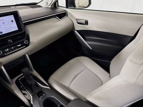 Used 2023 Toyota Corolla Cross LE w/ Moonroof Package AWD/4WD image 29
