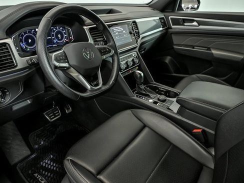 Certified 2023 Volkswagen Atlas Cross Sport SEL R-Line image 9